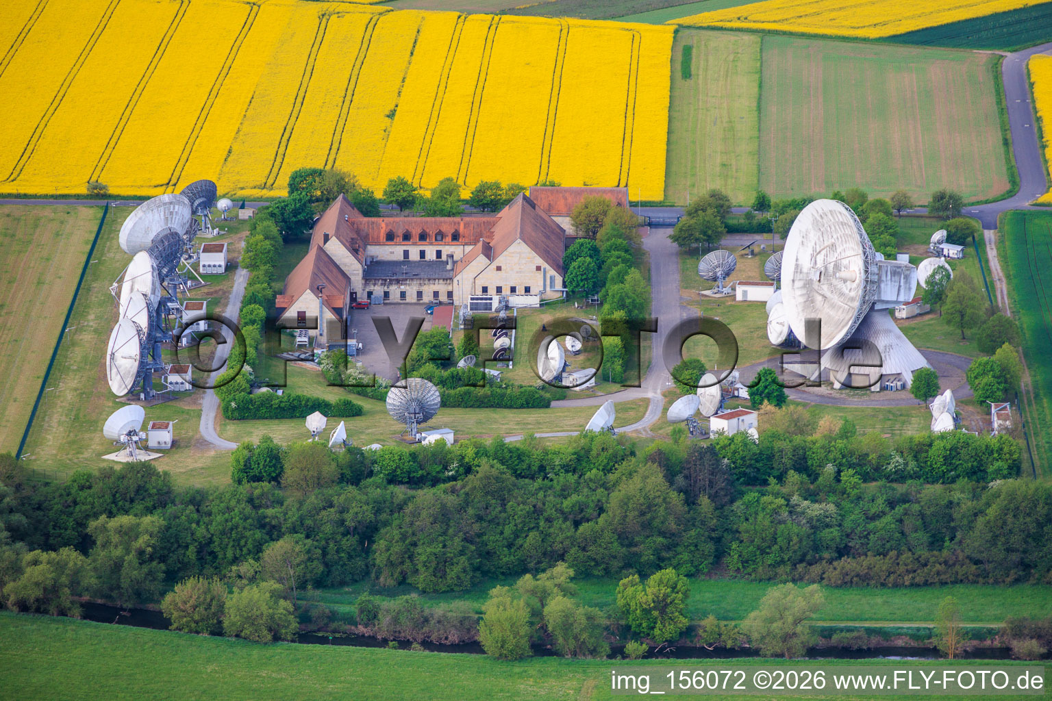 Parabolantennen für Sattellittenkommunikation der Erdfunkstelle Fuchsstadt im Bundesland Bayern, Deutschland