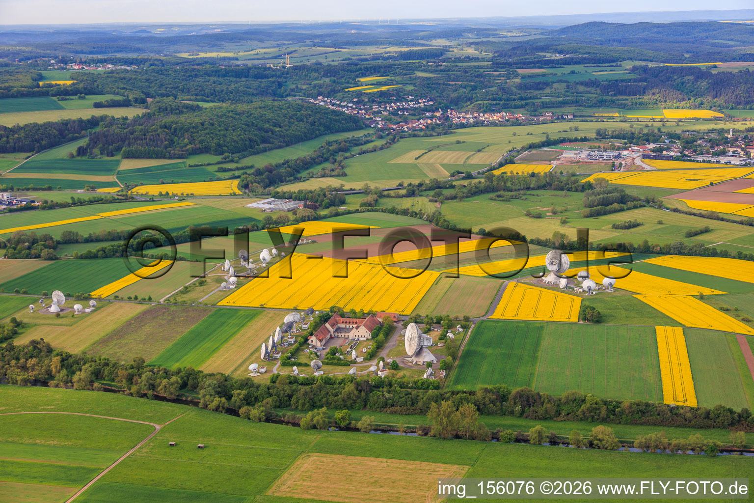 Parabolantennen für Sattellittenkommunikation der Erdfunkstelle Fuchsstadt im Bundesland Bayern, Deutschland