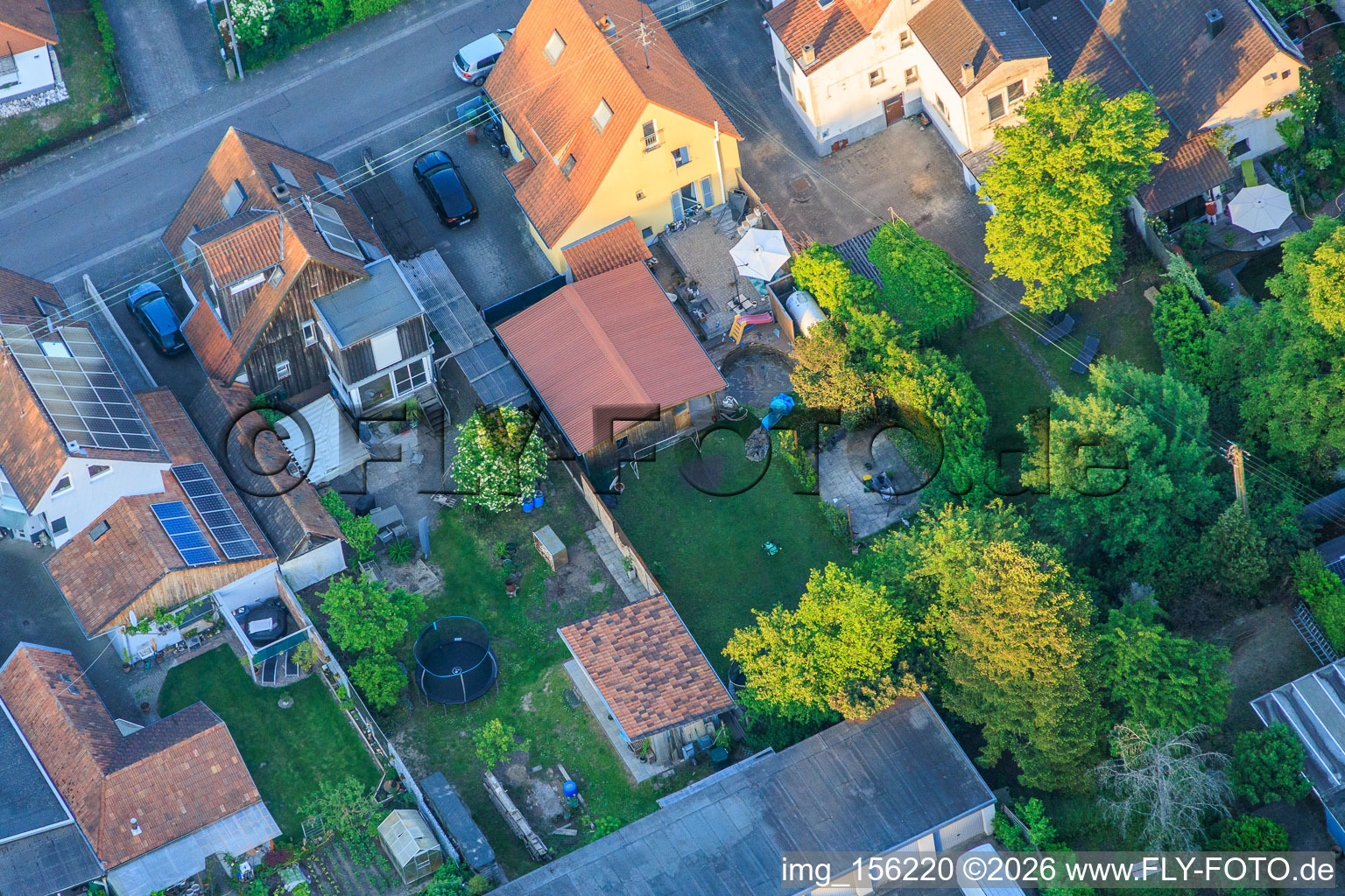 Waldstraße in der Gartenstadt-Siedlung in Kandel im Bundesland Rheinland-Pfalz, Deutschland