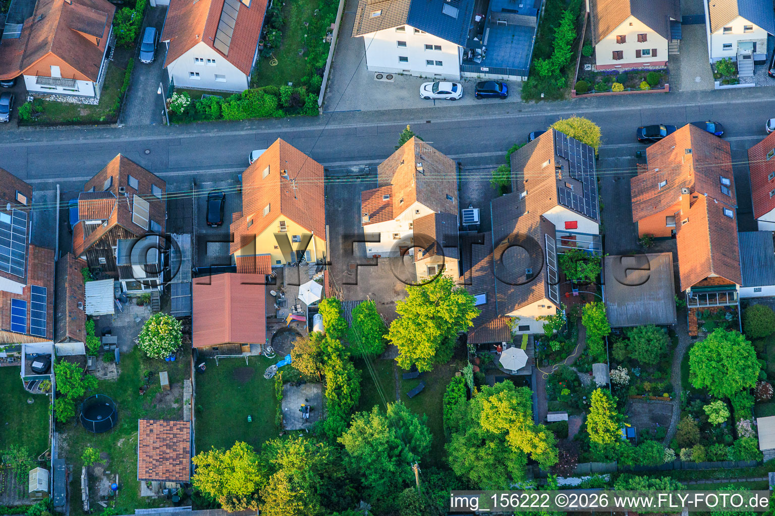 Waldstraße in der Gartenstadt-Siedlung in Kandel im Bundesland Rheinland-Pfalz, Deutschland