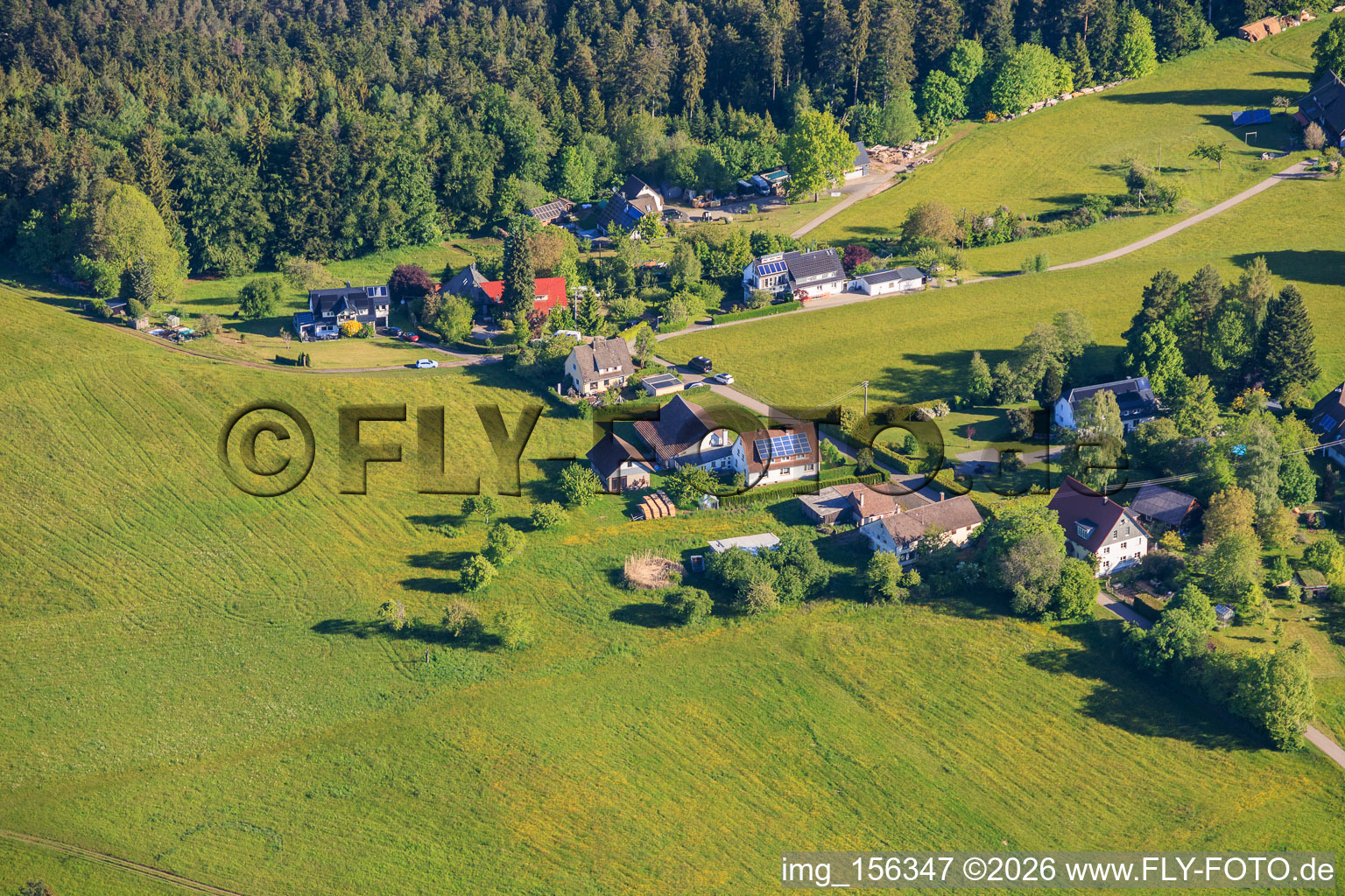 Ortsteil Tischneck aus Süden mit Ferienwohnung im Grünen - Karola Müller und Ferienwohnung im Grünen - Karola Müller in Schramberg im Bundesland Baden-Württemberg, Deutschland