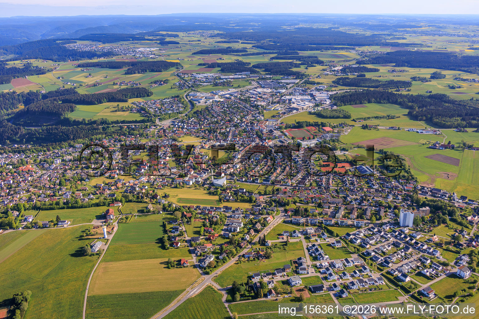 Stadtansicht aus Süden im Ortsteil Sulgen in Schramberg im Bundesland Baden-Württemberg, Deutschland