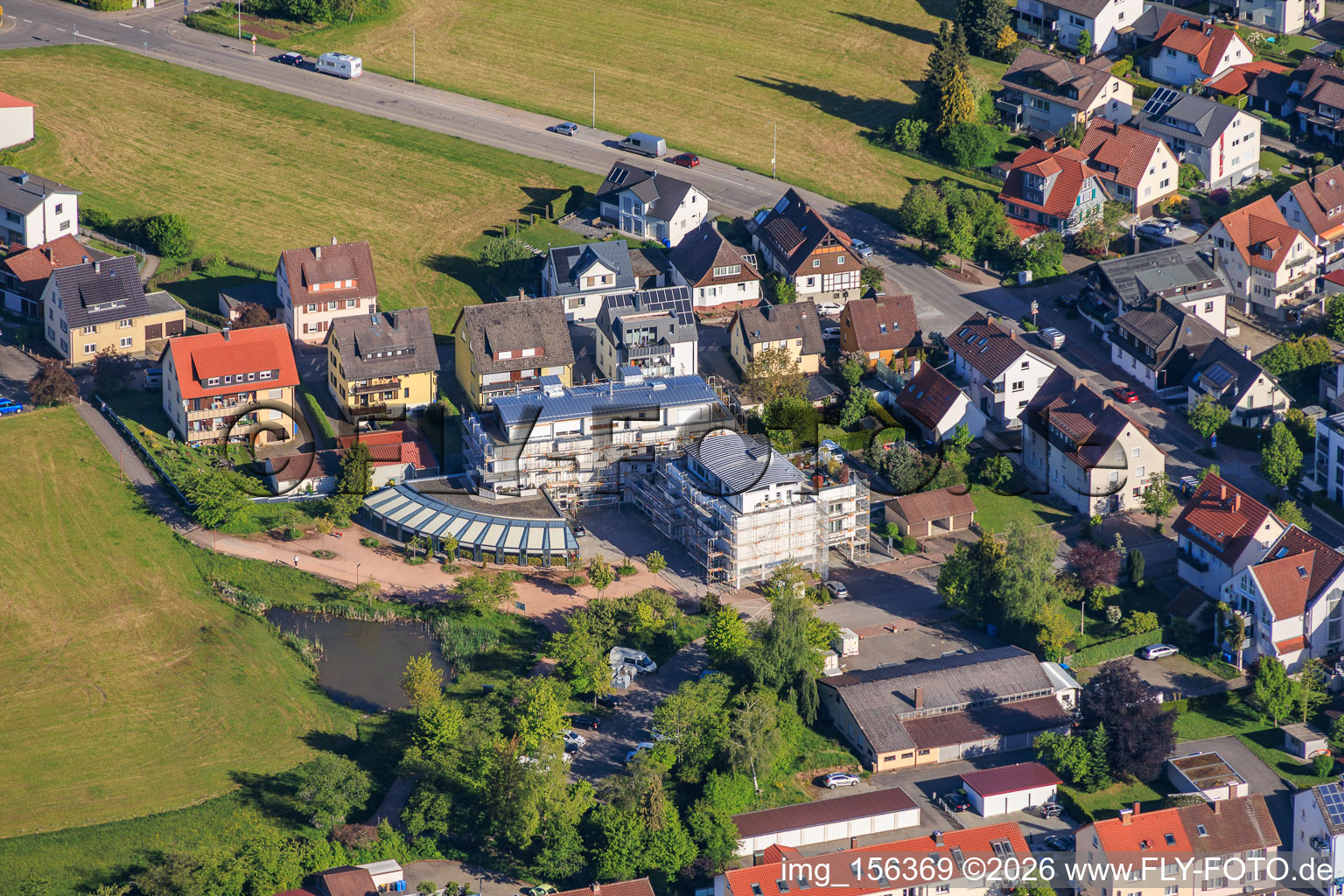 Restaurant Delle Rose und AXA Regionalvertretung Bösinger & Gröner OHG im Ortsteil Sulgen in Schramberg im Bundesland Baden-Württemberg, Deutschland
