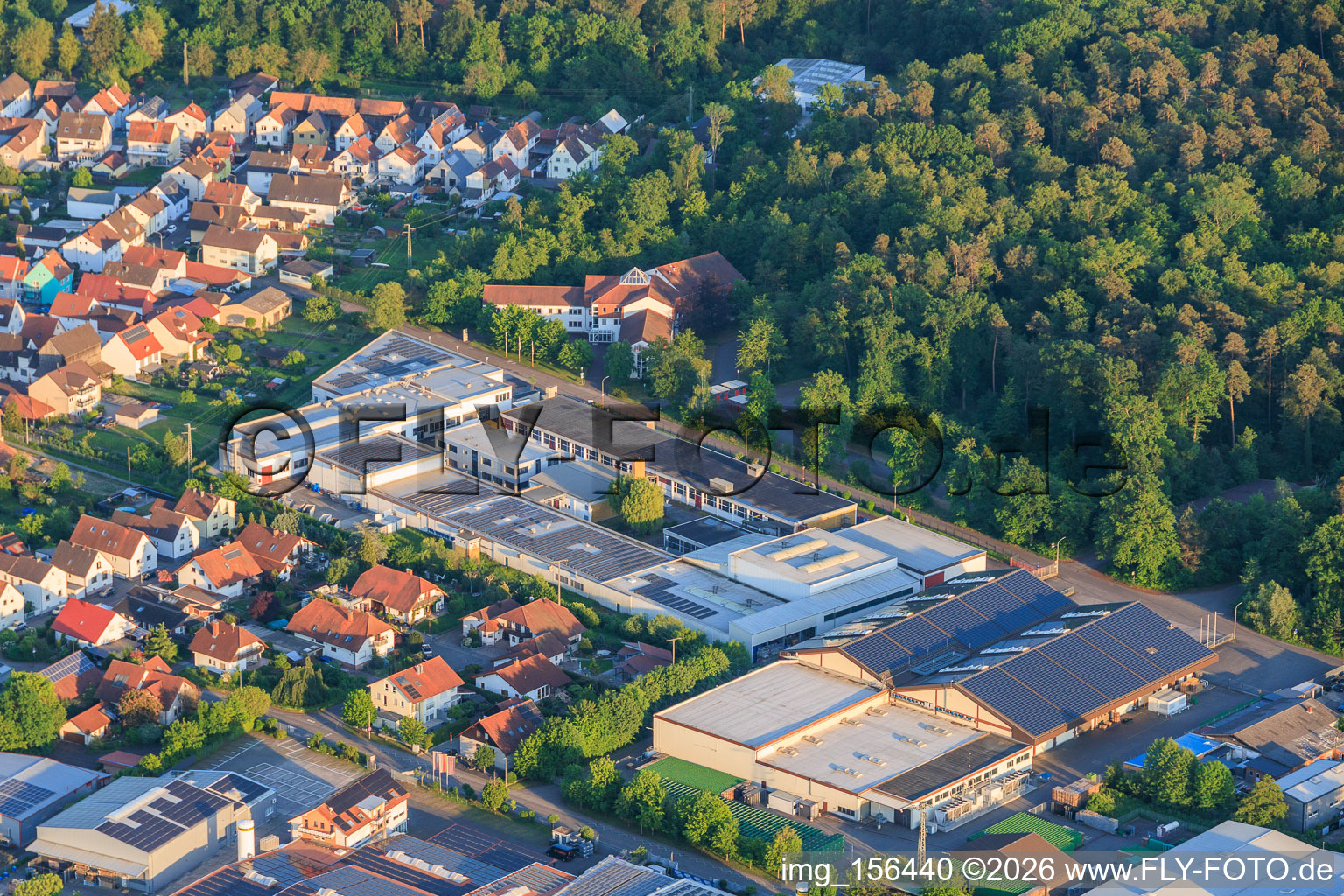 Produktionsstandort der insolvent Eichenauer in Hatzenbühl im Bundesland Rheinland-Pfalz, Deutschland