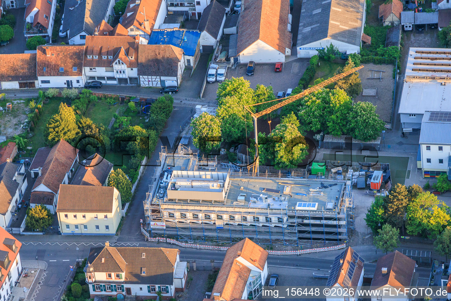 Baustelle für Neubau einer Mensa der Ludwig-Riedinger-Grundschule in Kandel im Bundesland Rheinland-Pfalz, Deutschland