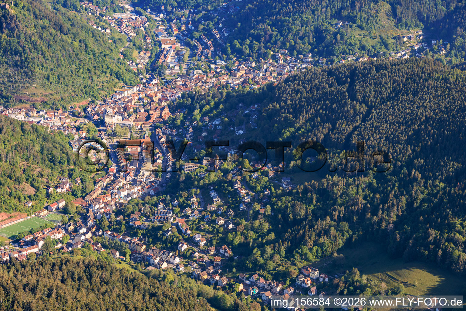 Stadtansicht aus Süden in Schramberg im Bundesland Baden-Württemberg, Deutschland
