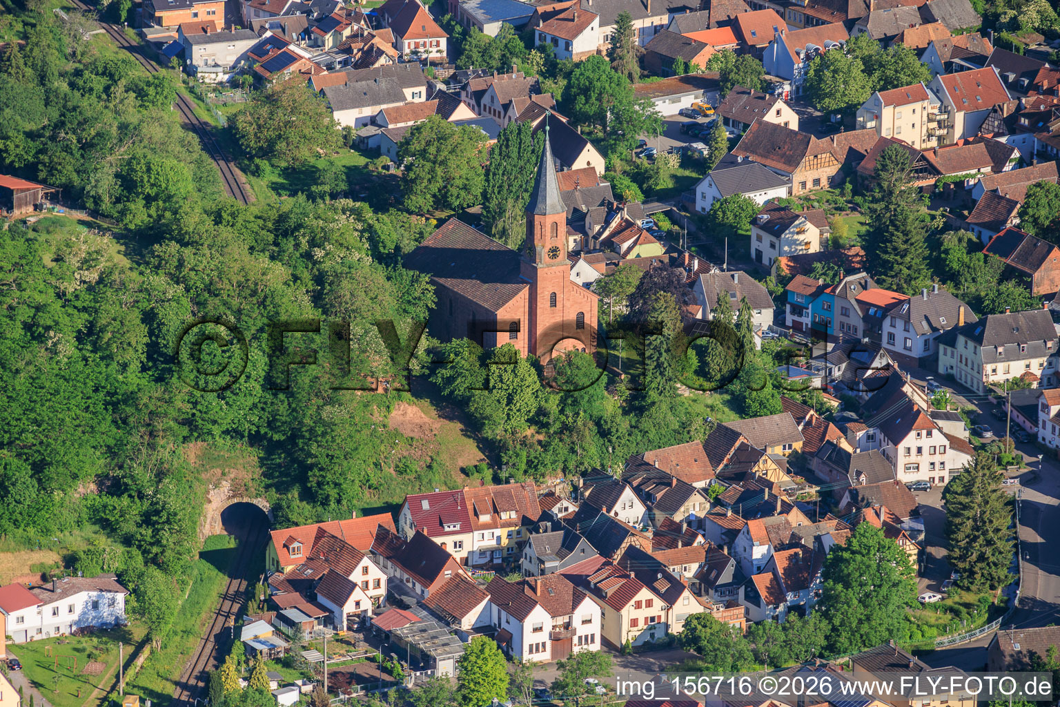 Kirche Albersweiler im Bundesland Rheinland-Pfalz, Deutschland