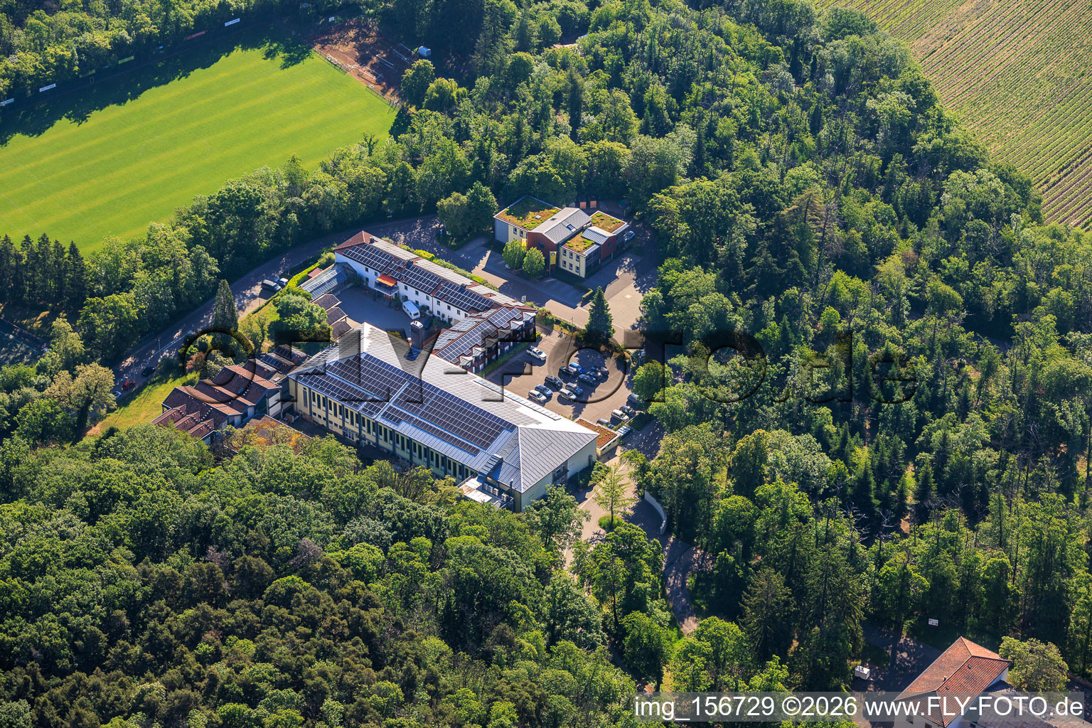 Sportschule Edenkoben und Südwestdeutscher Fußballverband e.V in Rhodt unter Rietburg im Bundesland Rheinland-Pfalz, Deutschland