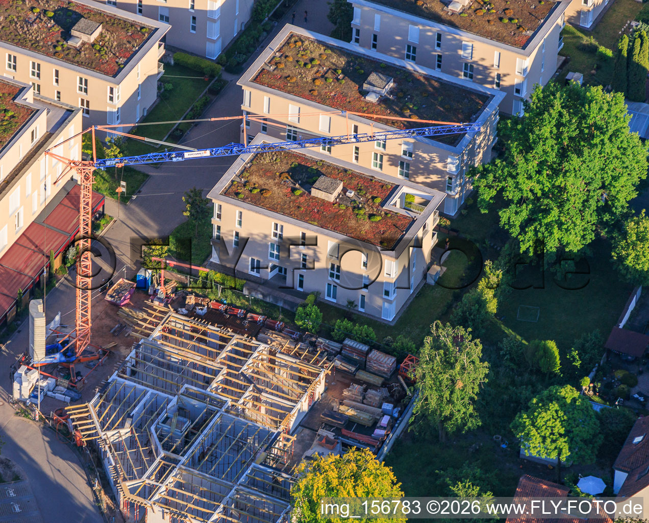 Neubaustelle für 18 Eigentumswohnungen mit fertigem Keller Im Stadtkern von Grathwohl Erdbau und Abbruch GmbH und A-K.Bau GmbH in Kandel im Bundesland Rheinland-Pfalz, Deutschland