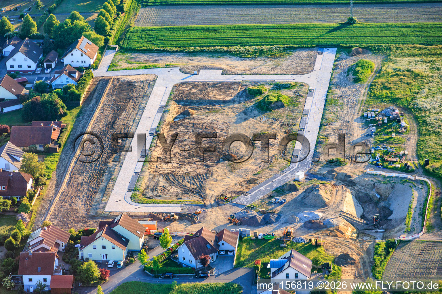 Erschliessung des Neubaugebiet In den Kieseläckern in Herxheimweyher im Bundesland Rheinland-Pfalz, Deutschland