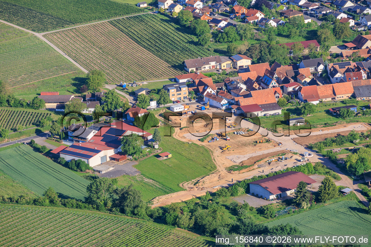 Erschliessung des Neubaugebiet am Weingut Lindenhof im Ortsteil Klingen in Heuchelheim-Klingen im Bundesland Rheinland-Pfalz, Deutschland