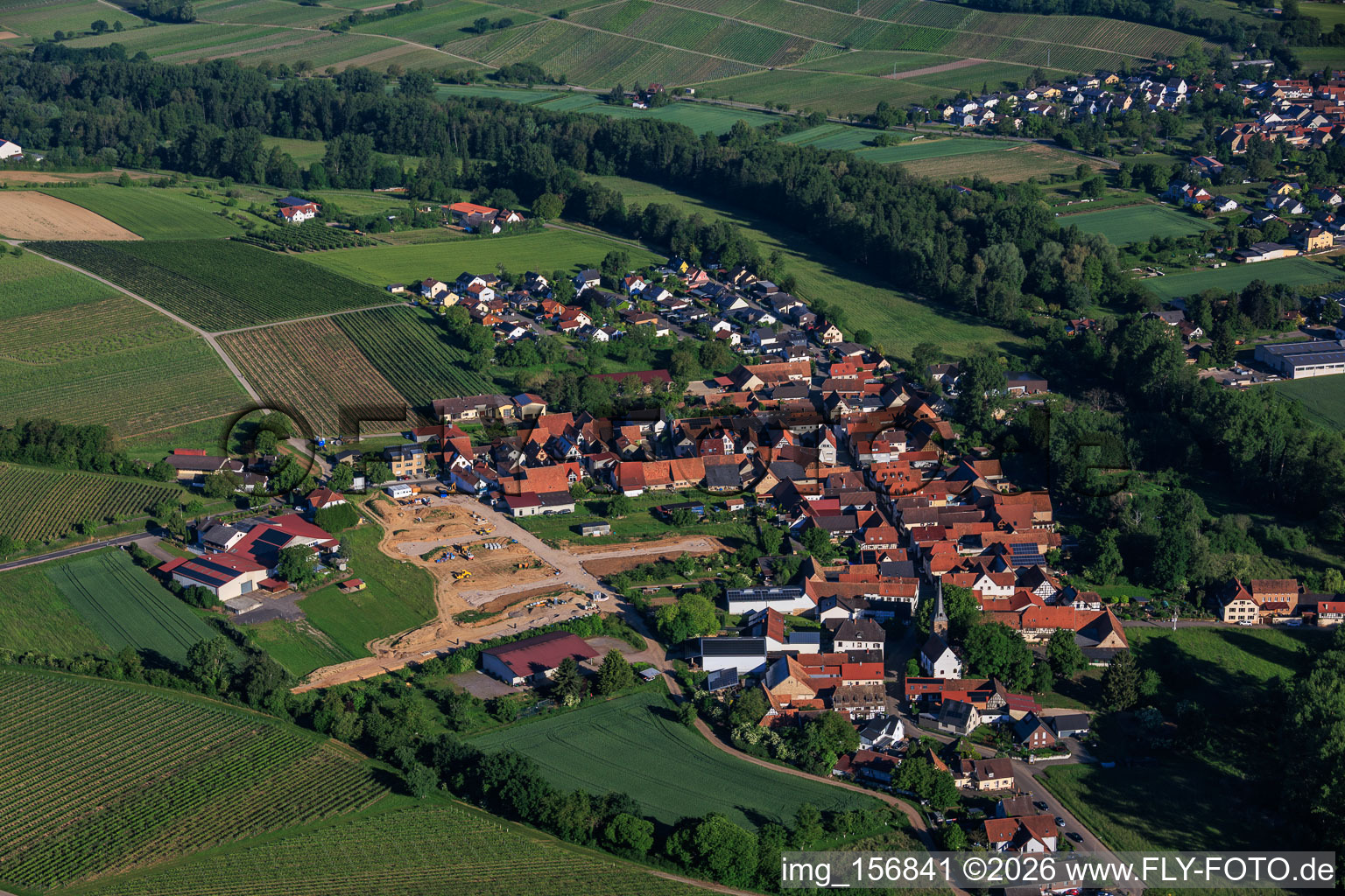 Erschliessung des Neubaugebiet am Weingut Lindenhof im Ortsteil Klingen in Heuchelheim-Klingen im Bundesland Rheinland-Pfalz, Deutschland