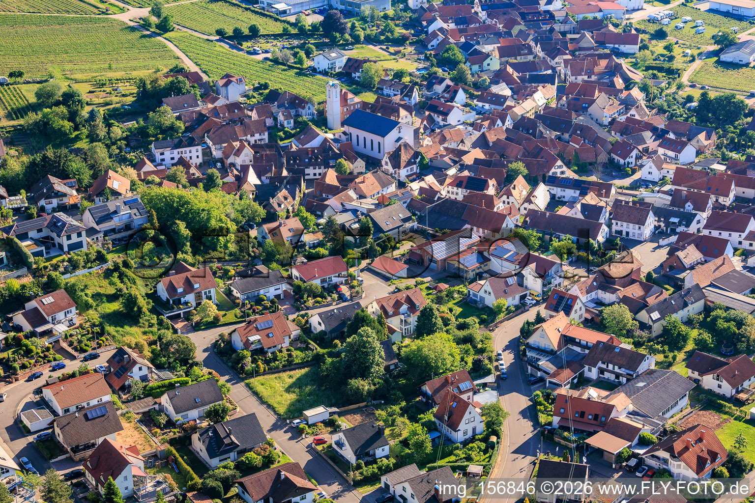 Eschbach von Südwesten im Bundesland Rheinland-Pfalz, Deutschland