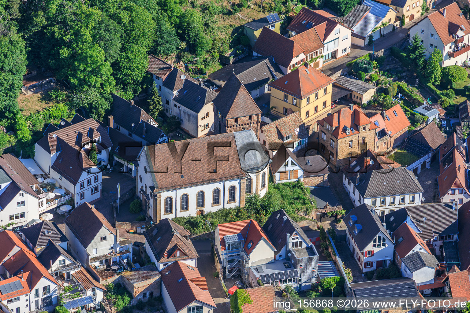 Katholische Kirche St. Stephanus in Gleisweiler im Bundesland Rheinland-Pfalz, Deutschland
