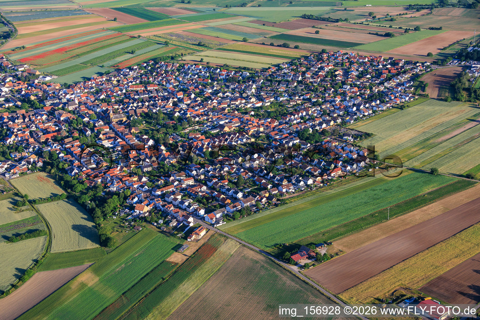 Mechtersheim von Südwesten in Römerberg im Bundesland Rheinland-Pfalz, Deutschland