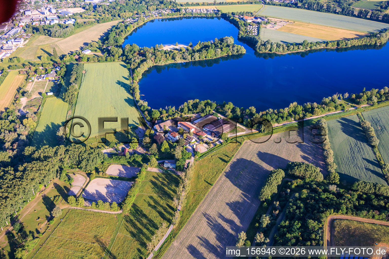 Ludwigshof mit Reitclub Speyer e.V. am Ufer des Wammsee im Bundesland Rheinland-Pfalz, Deutschland