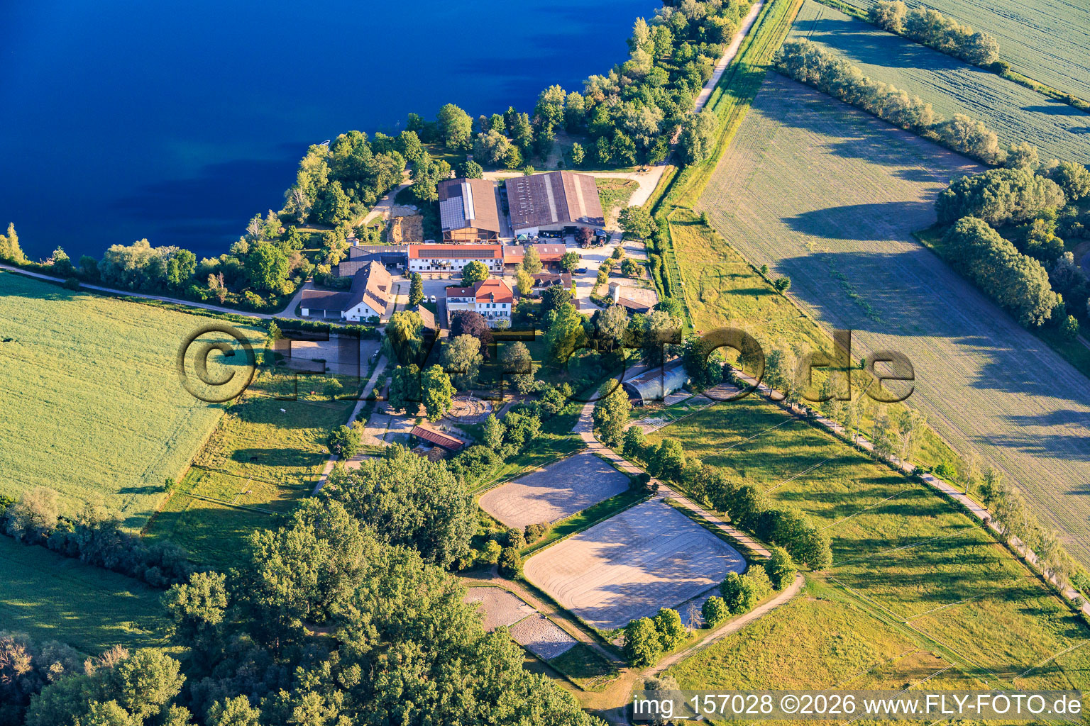Ludwigshof mit Reitclub Speyer e.V. am Ufer des Wammsee im Bundesland Rheinland-Pfalz, Deutschland