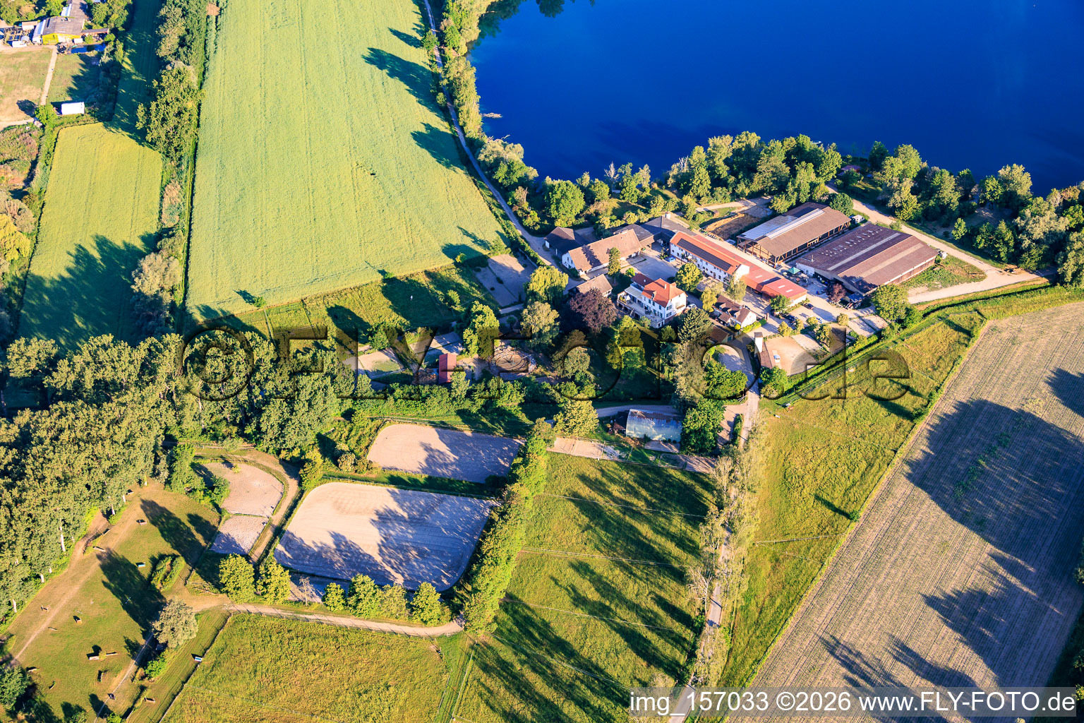 Ludwigshof mit Reitclub Speyer e.V. am Ufer des Wammsee im Bundesland Rheinland-Pfalz, Deutschland