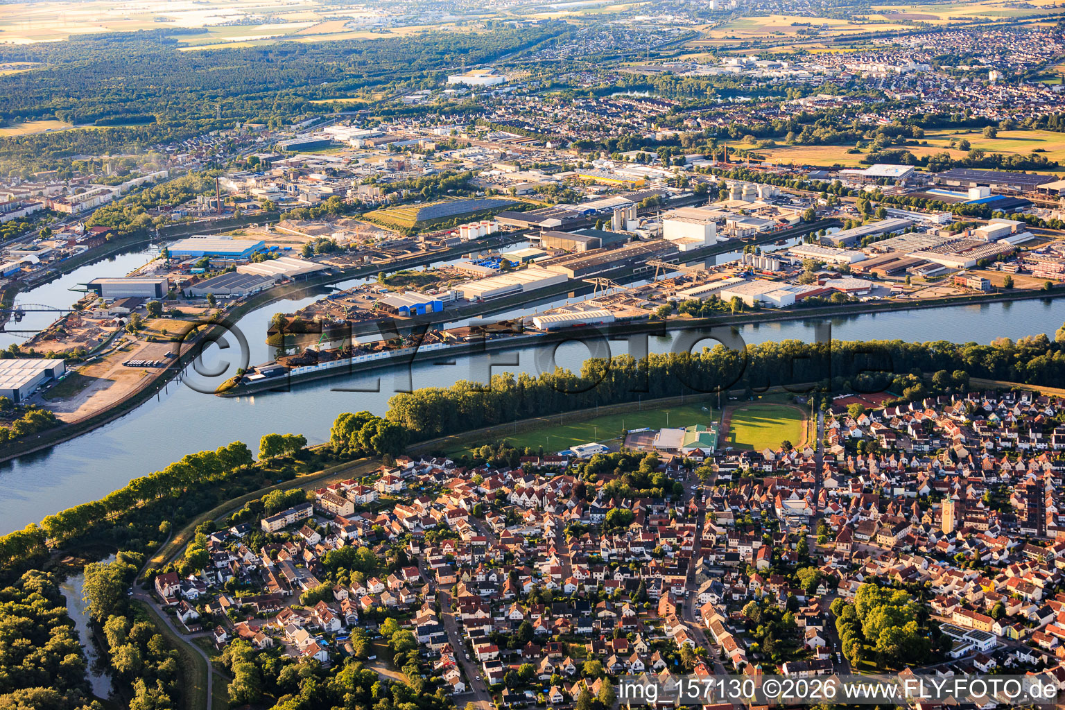Rheinauhafen aus Nordwesten mit Altip im Vordergrund in Mannheim im Bundesland Baden-Württemberg, Deutschland