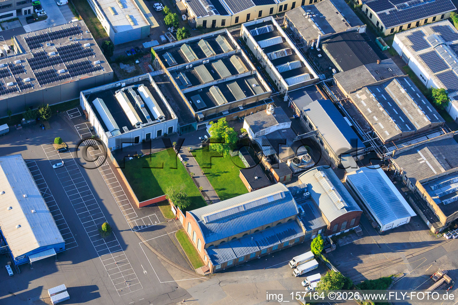 Alte Schildkrötfabrik aus Norden im Ortsteil Neckarau in Mannheim im Bundesland Baden-Württemberg, Deutschland