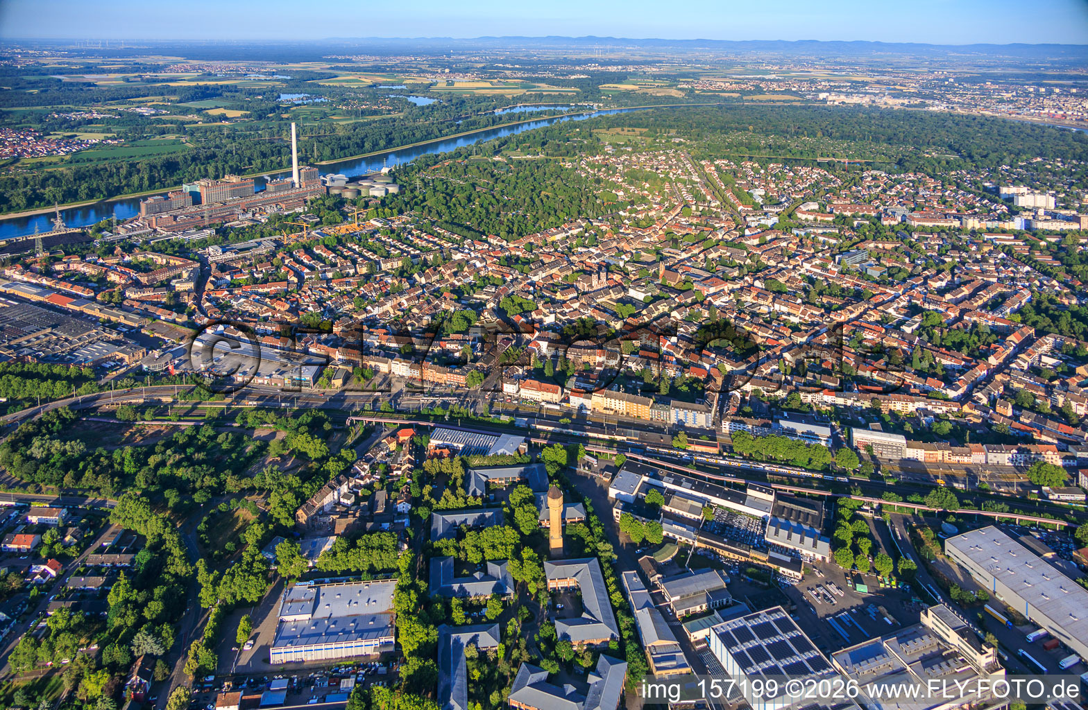 Stadtteilübersicht aus Norden von der Neckarauer Straße bis zum Waldpark am Rhein in Mannheim im Bundesland Baden-Württemberg, Deutschland