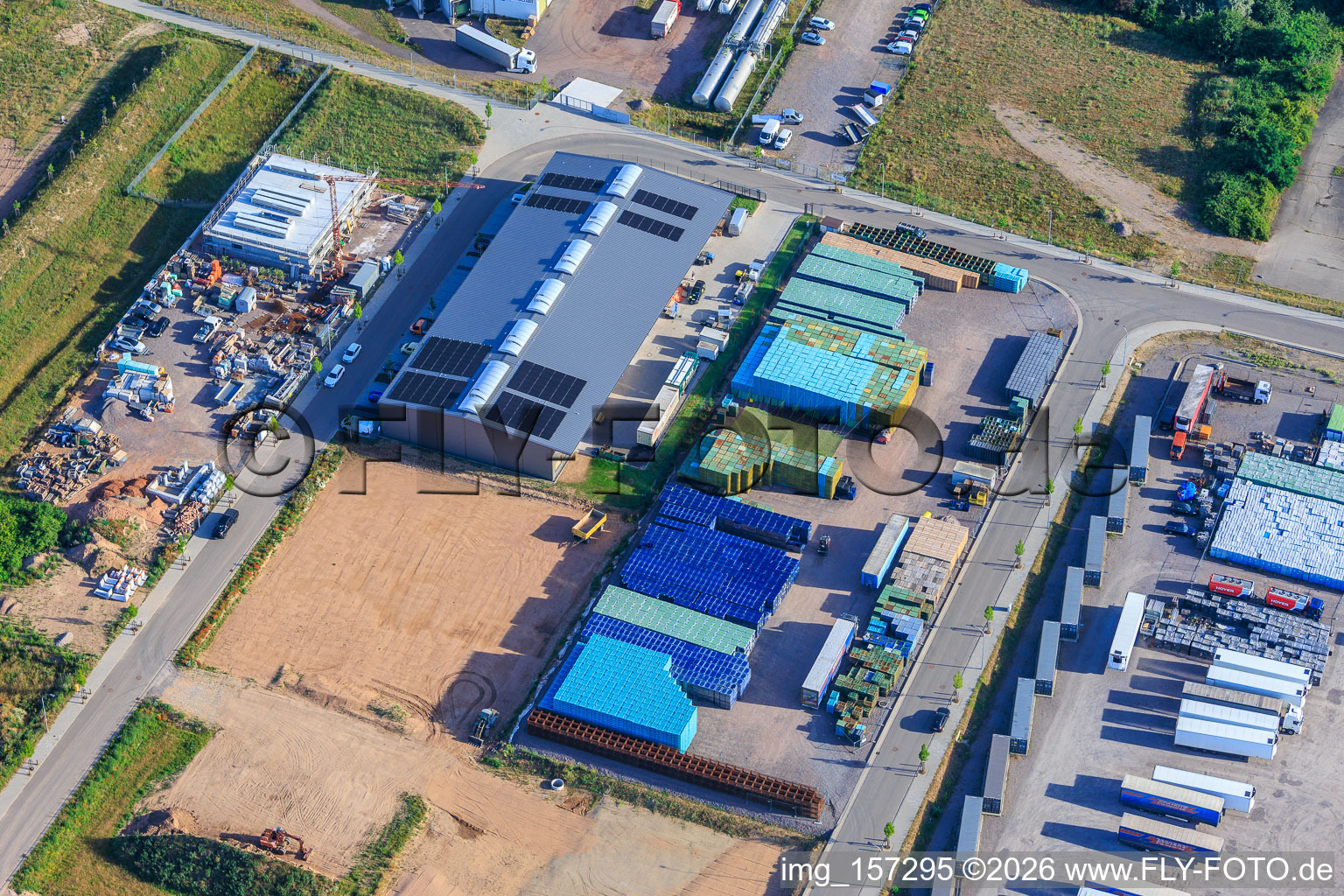 Gewerbegebiet Im Niedersand aus Südosten in Offenbach an der Queich im Bundesland Rheinland-Pfalz, Deutschland