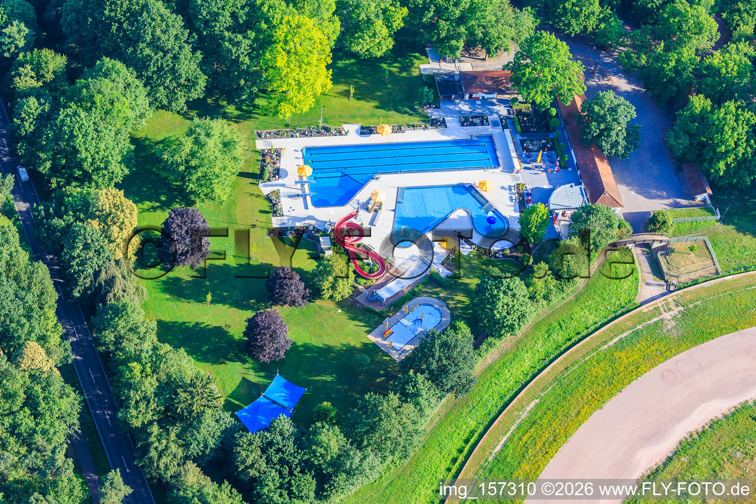 Waldfreibad Herxheim in Herxheim bei Landau im Bundesland Rheinland-Pfalz, Deutschland
