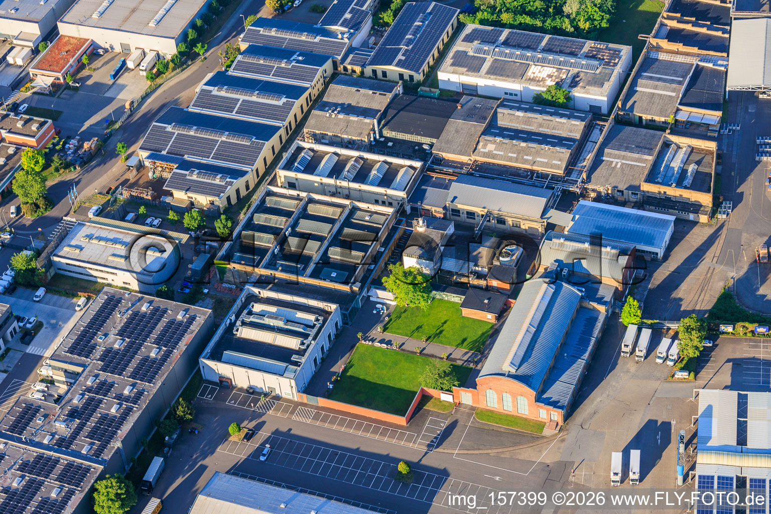 Alte Schildkrötfabrik von Nordosten im Ortsteil Neckarau in Mannheim im Bundesland Baden-Württemberg, Deutschland