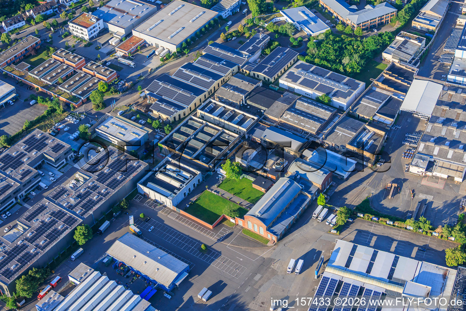 Alte Schildkrötfabrik aus Norden im Ortsteil Neckarau in Mannheim im Bundesland Baden-Württemberg, Deutschland