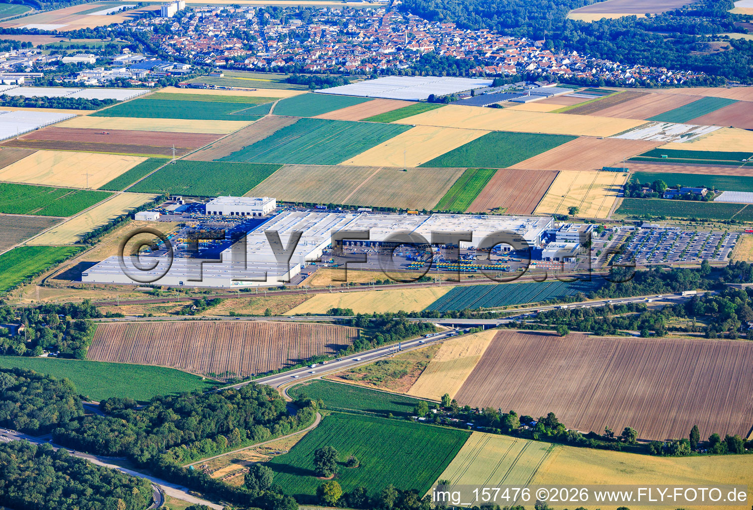 Maschninenbaufabrik Joseph Vögele AG aus Süden im Ortsteil Rheingönheim in Ludwigshafen im Bundesland Rheinland-Pfalz, Deutschland