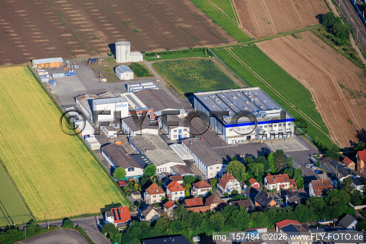Südwest Lacke+Farben GmbH & Co KG im Ortsteil Böhl in Böhl-Iggelheim im Bundesland Rheinland-Pfalz, Deutschland