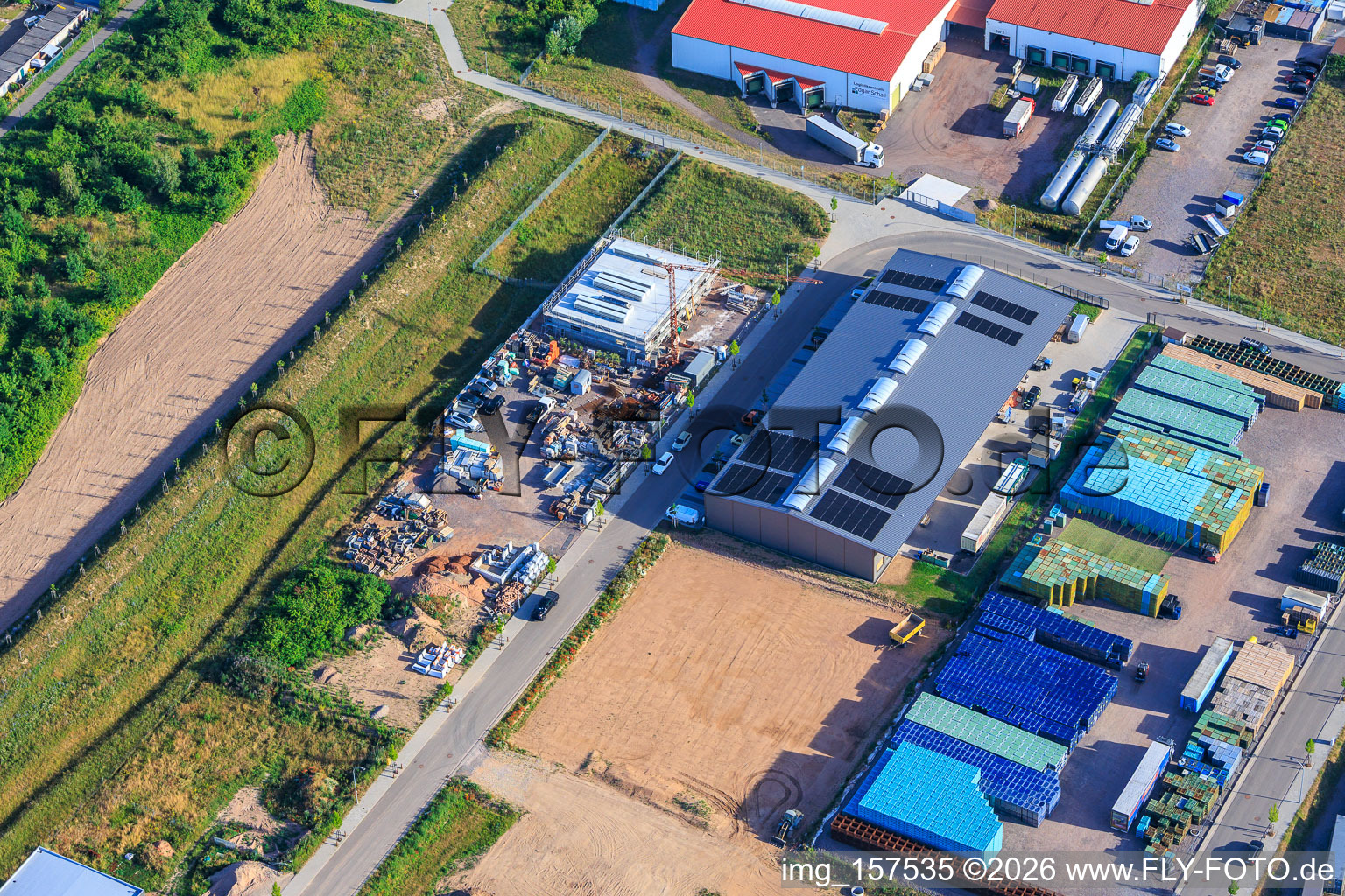 Gewerbegebiet Im Niedersand aus Südosten in Offenbach an der Queich im Bundesland Rheinland-Pfalz, Deutschland
