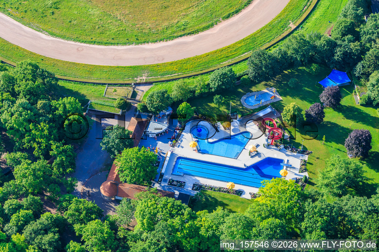 Waldfreibad Herxheim in Herxheim bei Landau im Bundesland Rheinland-Pfalz, Deutschland