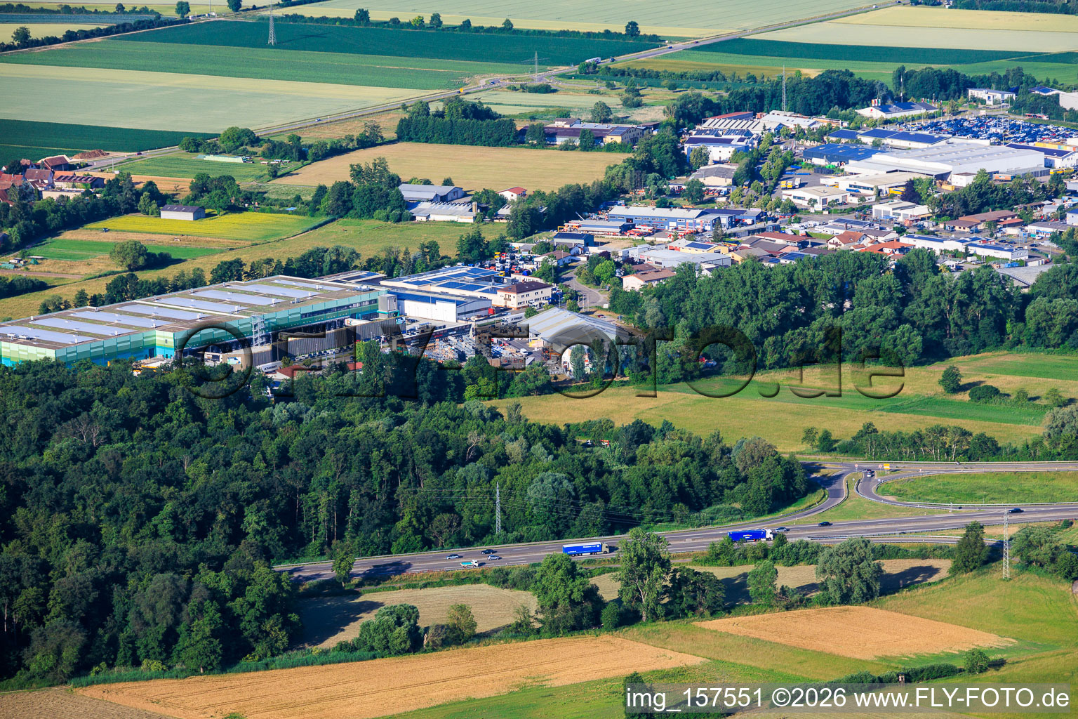 Gewerbegebiet Horst aus Nordosten mit Lager der Frischeplattform Südwest GmbH im Ortsteil Minderslachen in Kandel im Bundesland Rheinland-Pfalz, Deutschland