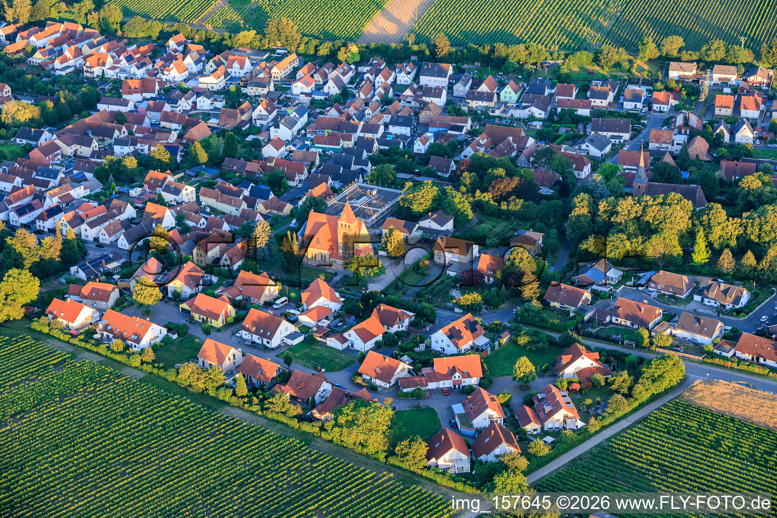 Insheim von Nordwesten im Bundesland Rheinland-Pfalz, Deutschland