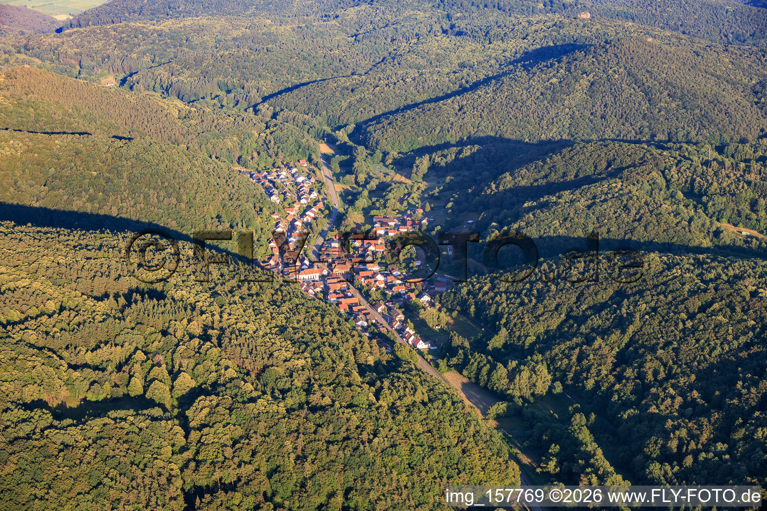 Waldrohrbach aus Nordwesten im Bundesland Rheinland-Pfalz, Deutschland