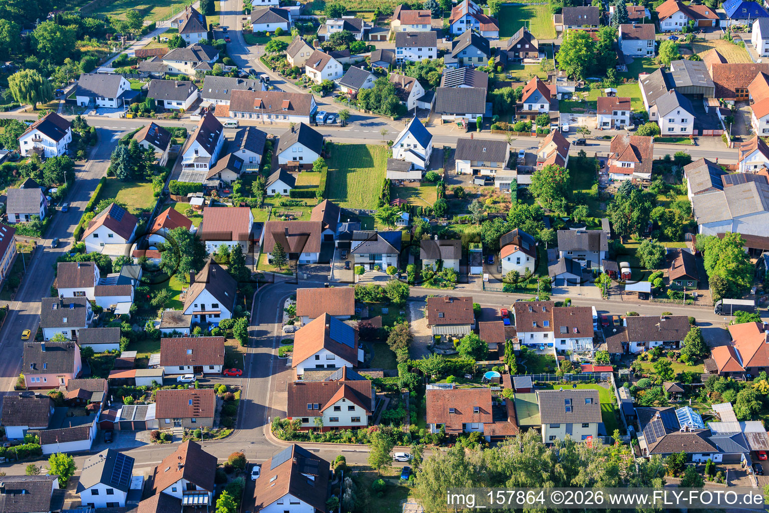 Gartenstraße aus Süden in Winden im Bundesland Rheinland-Pfalz, Deutschland