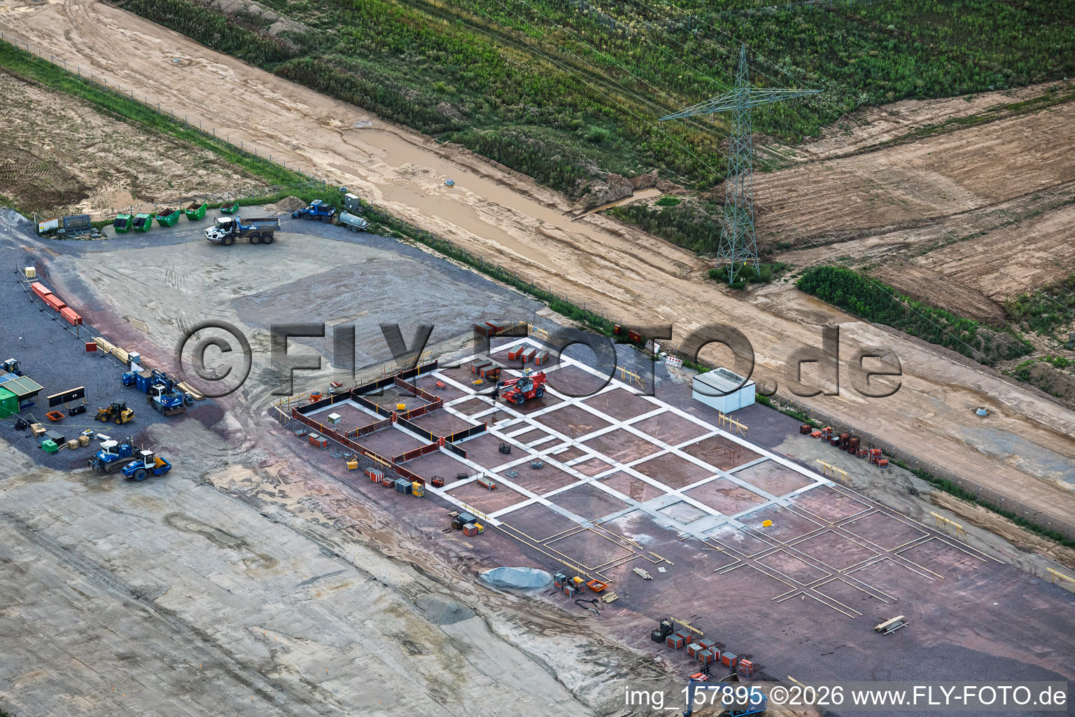 Gewerbegebiet D12 mit Baustelle für Geothermiekraftwerk und Umspannstation von Vulcan aus Südosten in Landau in der Pfalz im Bundesland Rheinland-Pfalz, Deutschland