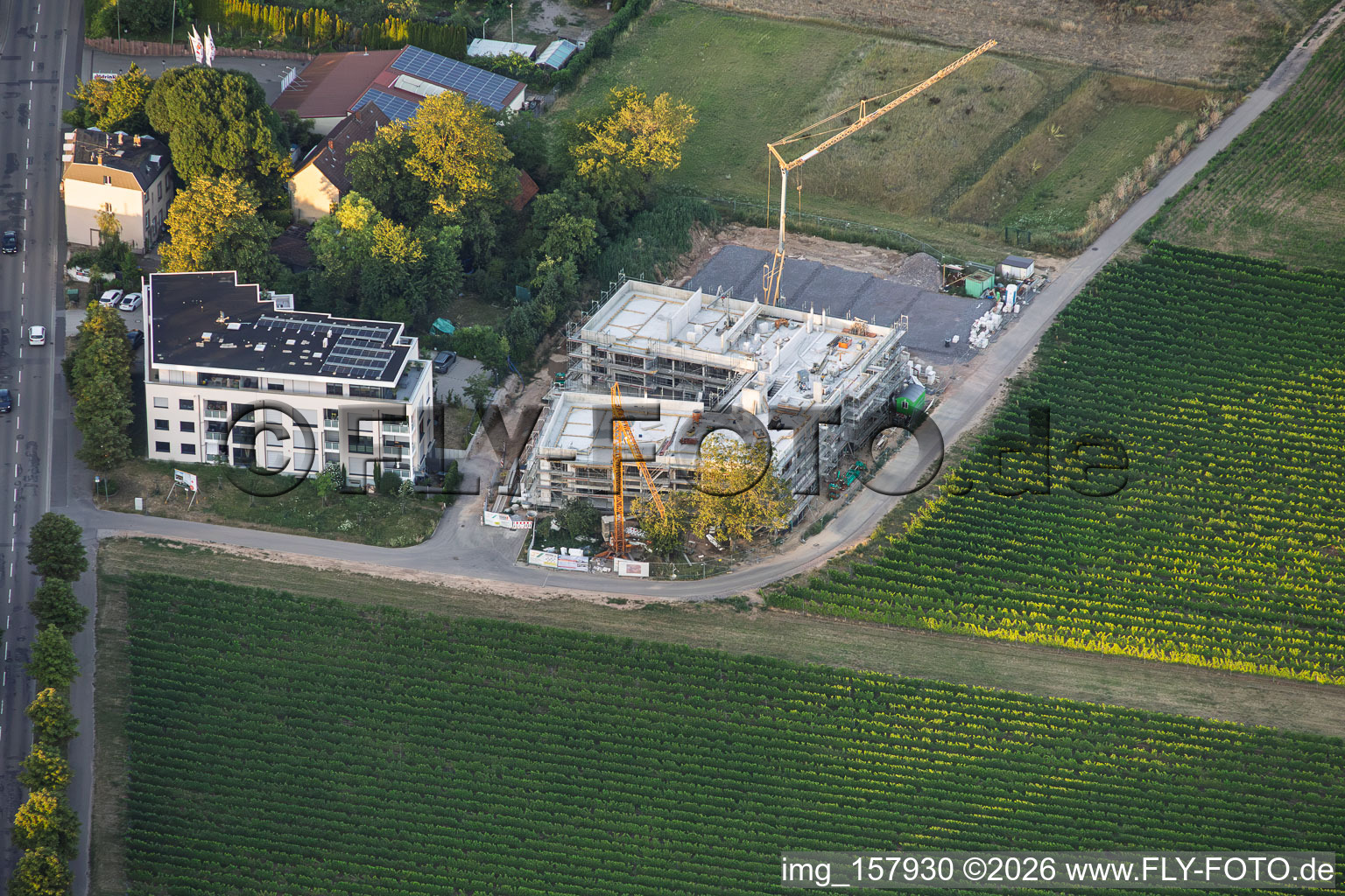 Wohnbaustelle an der Wollmesheimer Höhe in Landau in der Pfalz im Bundesland Rheinland-Pfalz, Deutschland