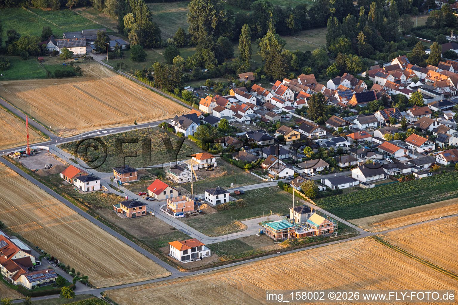 Baustellen im Neubaugebiet Im Niederfeld im Ortsteil Ingenheim in Billigheim-Ingenheim im Bundesland Rheinland-Pfalz, Deutschland