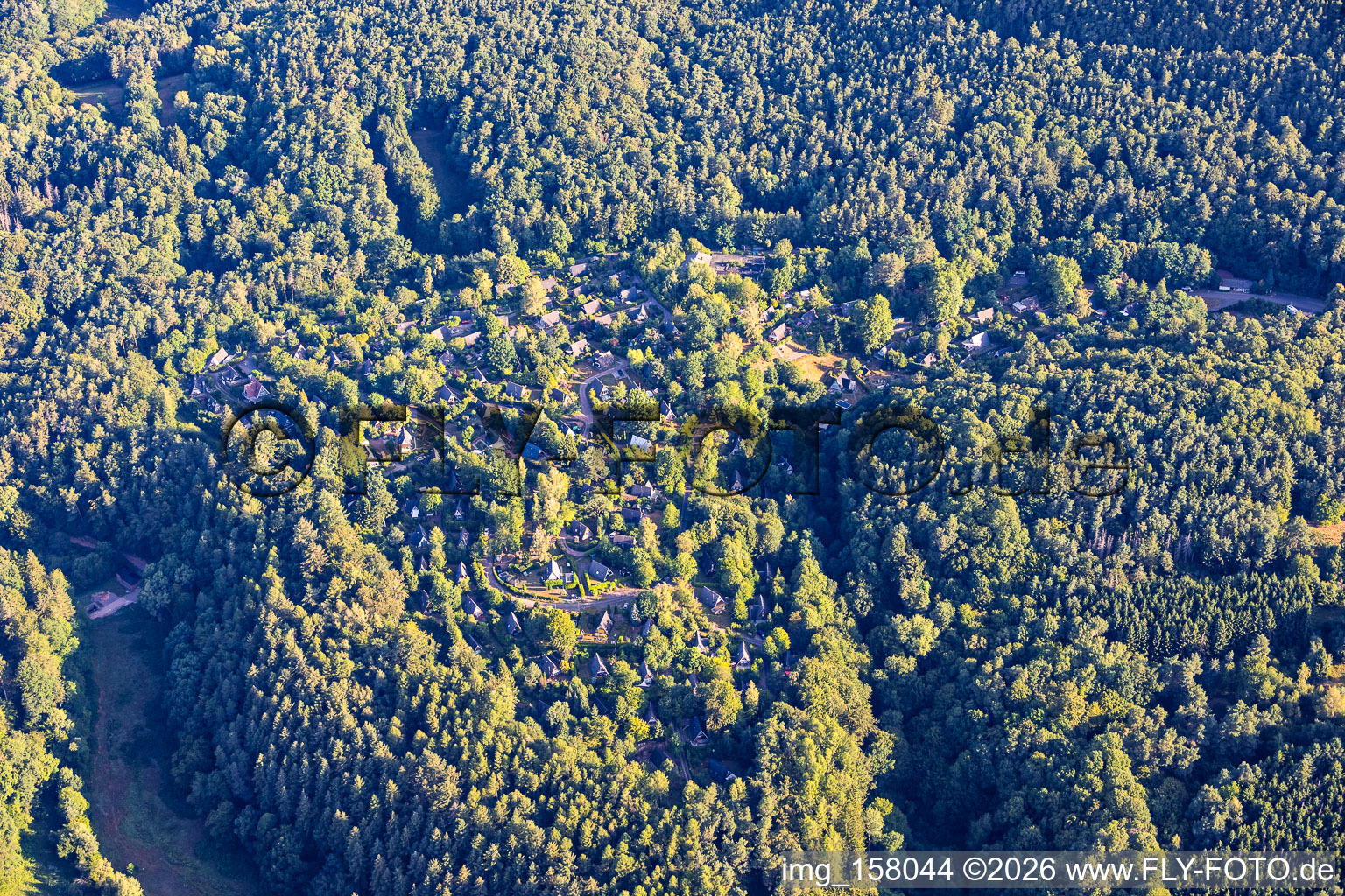 Feriendorf Eichwald im Ortsteil Gossersweiler in Gossersweiler-Stein im Bundesland Rheinland-Pfalz, Deutschland