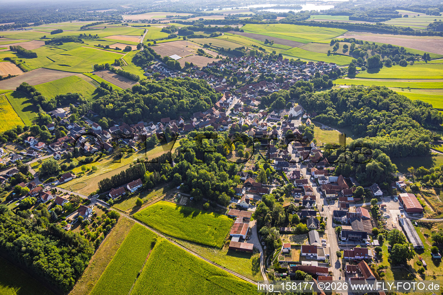 Neewiller-près-Lauterbourg von Südosten im Bundesland Bas-Rhin, Frankreich