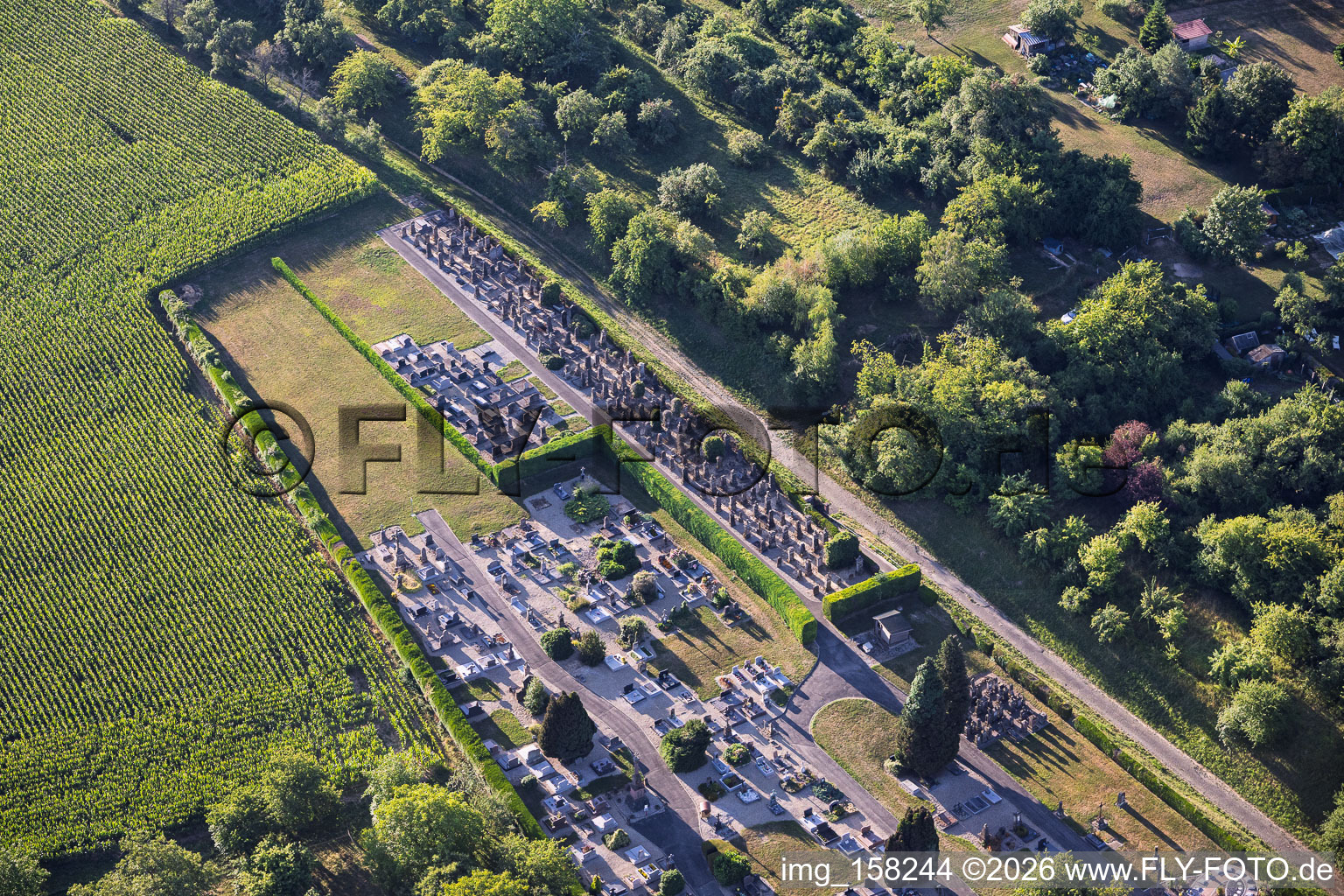 Friedhof mit jüdischem Gräberfeld in Soultz-sous-Forêts im Bundesland Bas-Rhin, Frankreich