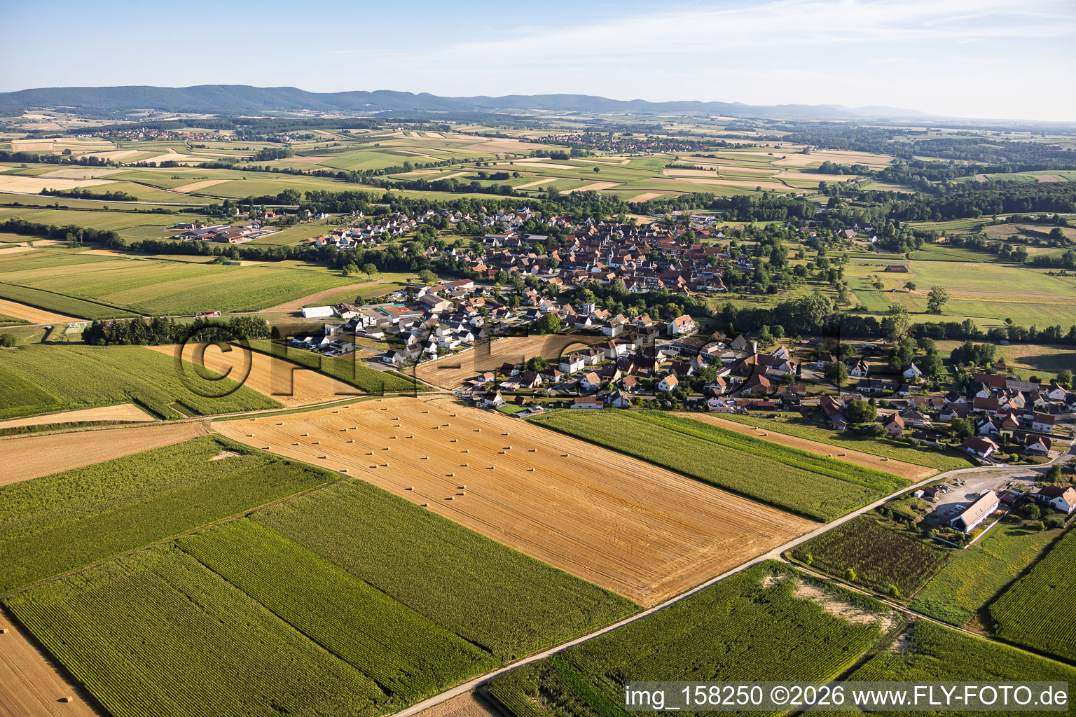 Ortsteil Leiterswiller aus Süden in Hoffen im Bundesland Bas-Rhin, Frankreich