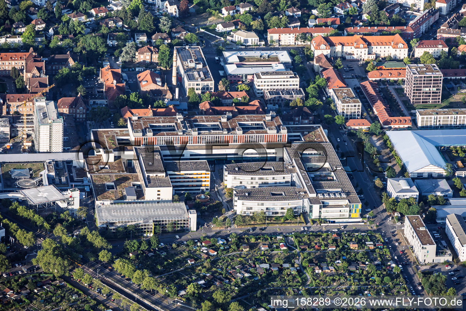 Städtisches Klinikum Karlsruhe gGmbH, Klinik für Mund-Kiefer-Gesichtschirurgie und Franz-Lust-Klinik für Kinder- und Jugendmedizin (Kinderklinik Karlsruhe)  einrichtungen/kopfkliniken/mund-kiefer-und-gesichtschirurgie einrichtungen/kinder-und-frauenklinik/kinder-und-jugendmedizin im Ortsteil Nordweststadt im Bundesland Baden-Württemberg, Deutschland