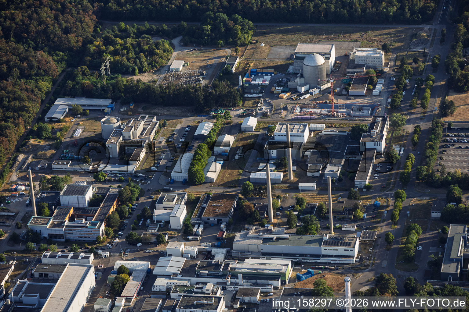 Karlsruhe Institut für Technologie - Campus Nord mit Institute of Nanotechnology im Ortsteil Leopoldshafen in Eggenstein-Leopoldshafen im Bundesland Baden-Württemberg, Deutschland