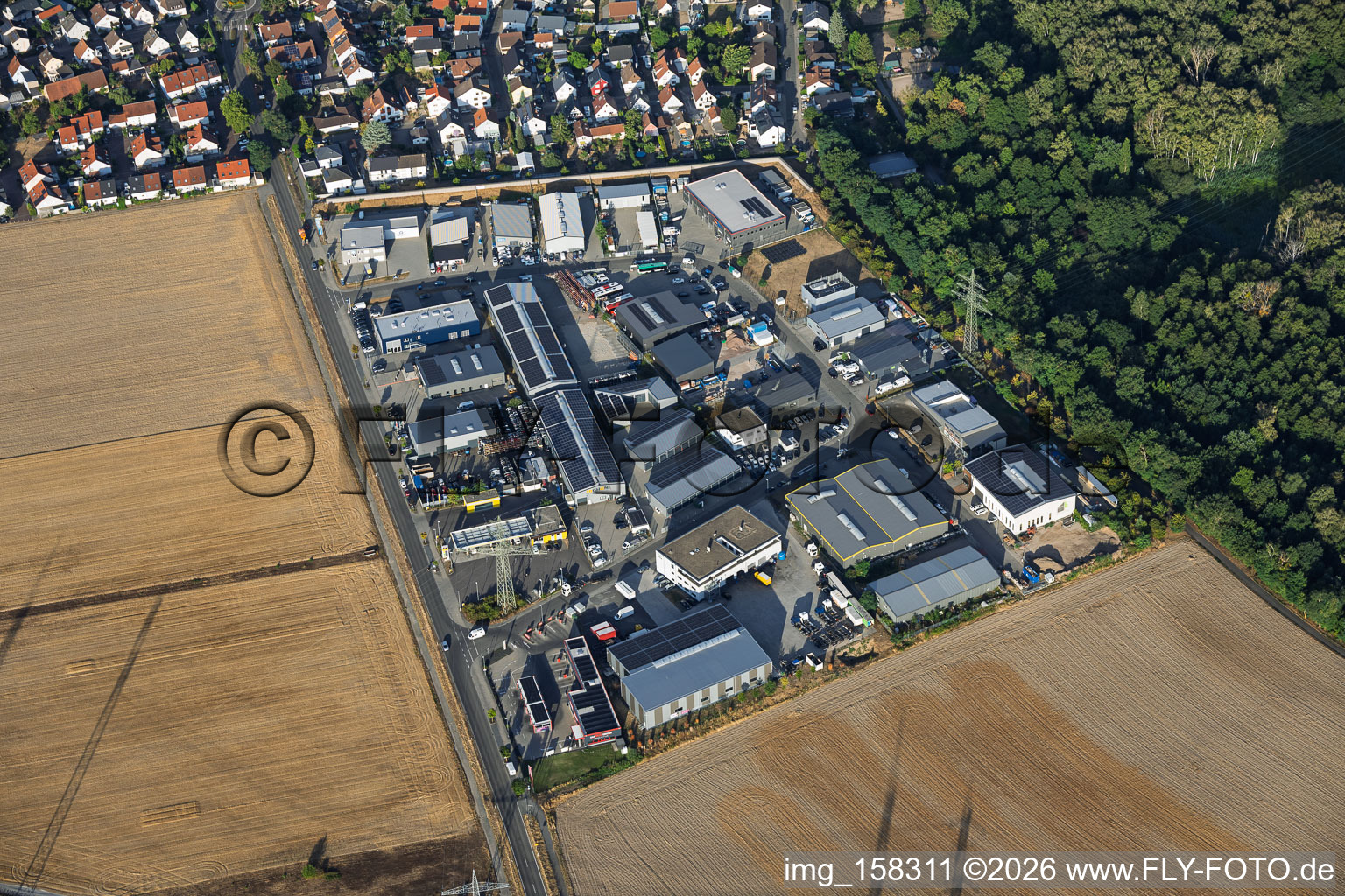 Gewerbegebiet Römeräcker mit W+W Holzelementbau Nordbaden GmbH und GartenWERK - Tobias Erb e.K im Ortsteil Hochstetten in Linkenheim-Hochstetten im Bundesland Baden-Württemberg, Deutschland