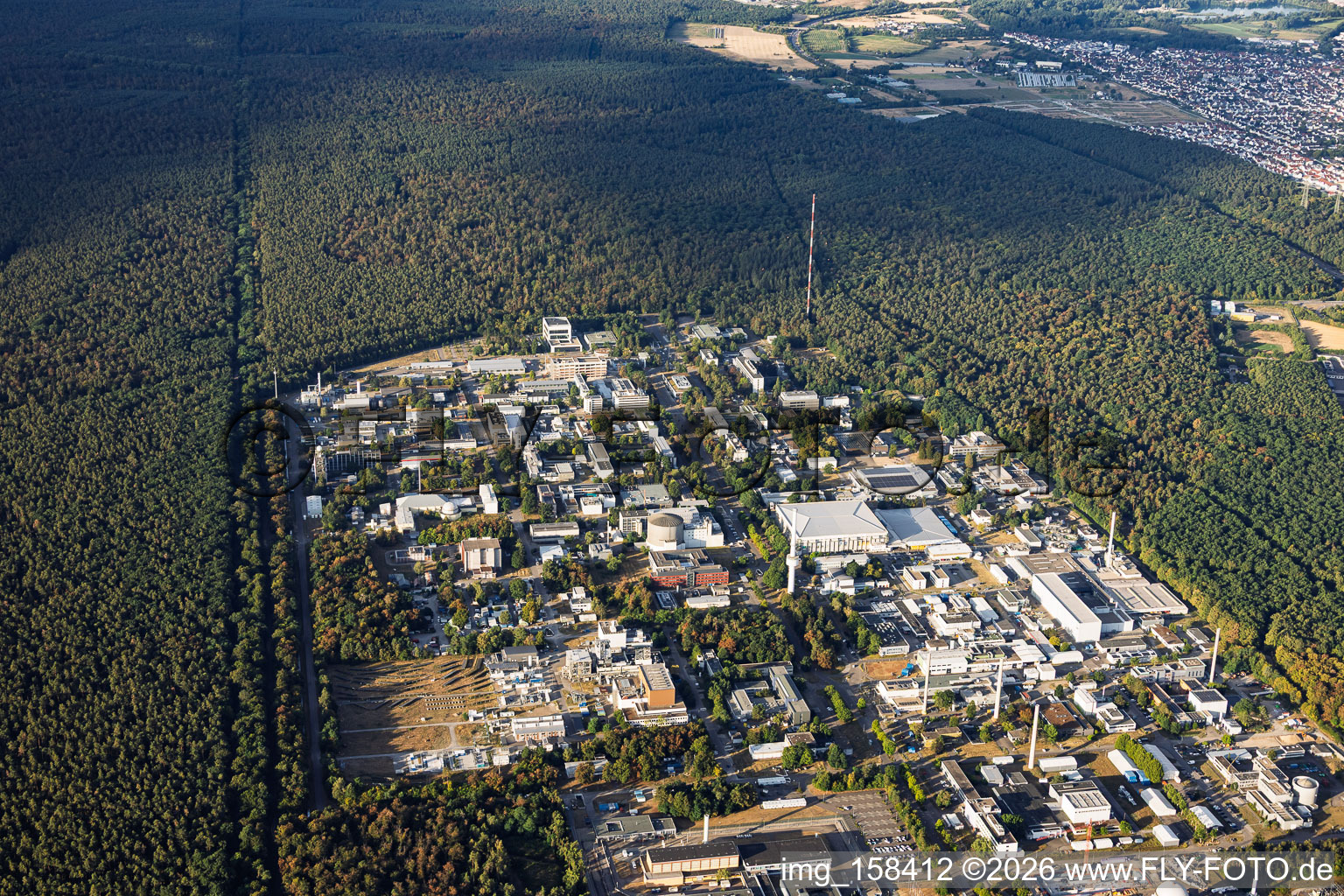 Karlsruhe Institut für Technologie - Campus Nord aus Nordosten im Ortsteil Leopoldshafen in Eggenstein-Leopoldshafen im Bundesland Baden-Württemberg, Deutschland