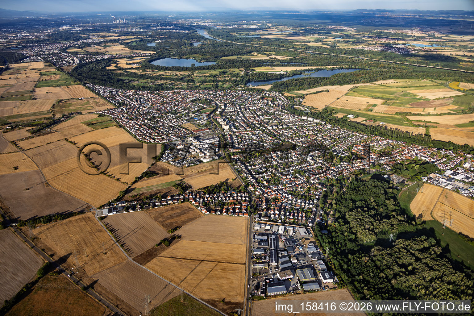 Hochstetten von Nordosten in Linkenheim-Hochstetten im Bundesland Baden-Württemberg, Deutschland