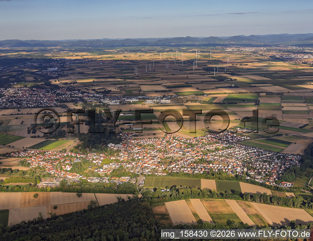 Hördt von Osten im Bundesland Rheinland-Pfalz, Deutschland